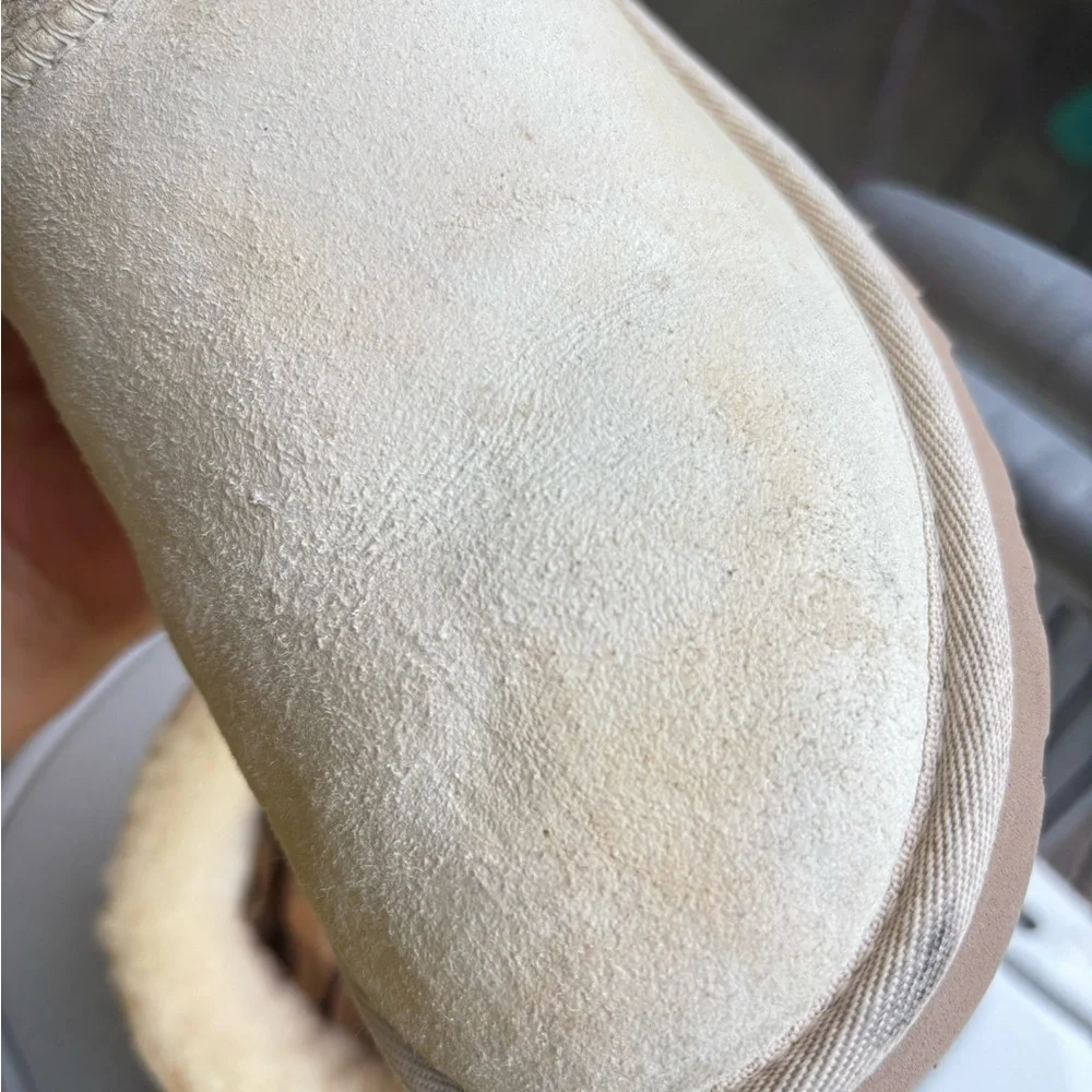 UGG Mini Bailey Button II